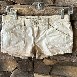 Khaki shorts cotton tan size 5. Arizona Jean Co